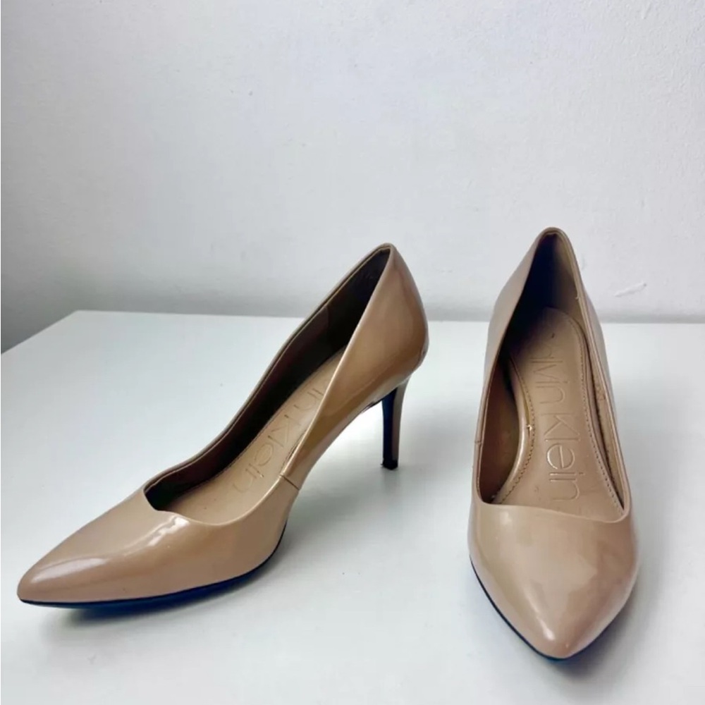 Calvin Klein Nude Patent Leather Pumps Size 6, Pointed Toe, High Heels
